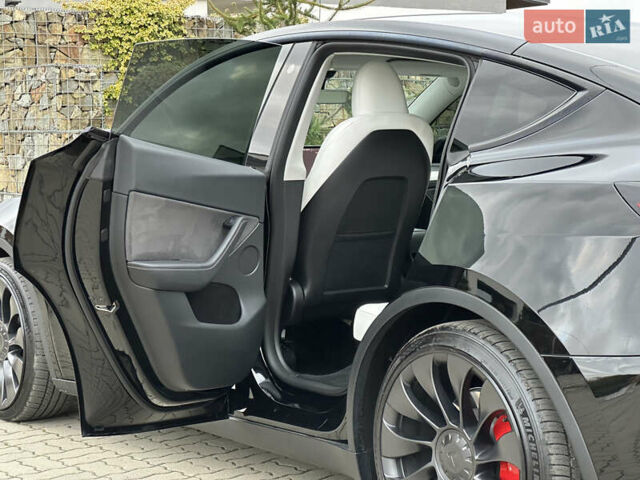 Чорний Тесла Model Y, об'ємом двигуна 0 л та пробігом 38 тис. км за 30799 $, фото 69 на Automoto.ua