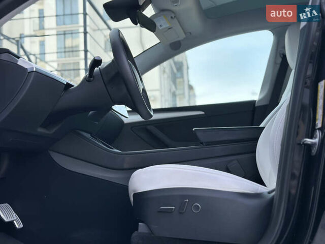 Тесла Model Y 2023 в Ровно на Automoto.ua Черный Тесла Model Y, объемом двигателя 0 л и пробегом 13 тыс. км за 28900 $, фото 13 на Automoto.ua