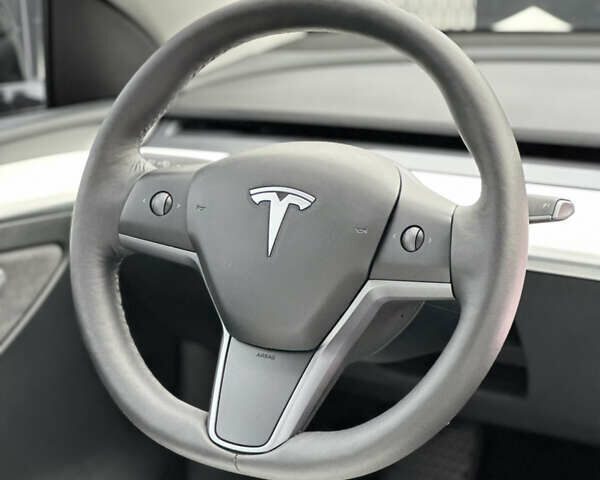 Черный Тесла Model Y, объемом двигателя 0 л и пробегом 32 тыс. км за 29900 $, фото 12 на Automoto.ua