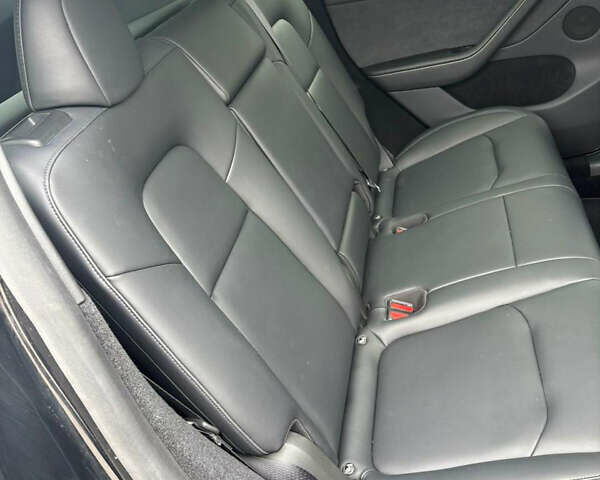 Чорний Тесла Model Y, об'ємом двигуна 0 л та пробігом 27 тис. км за 27399 $, фото 19 на Automoto.ua