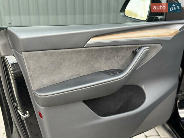 Черный Тесла Model Y, объемом двигателя 0 л и пробегом 39 тыс. км за 25000 $, фото 28 на Automoto.ua