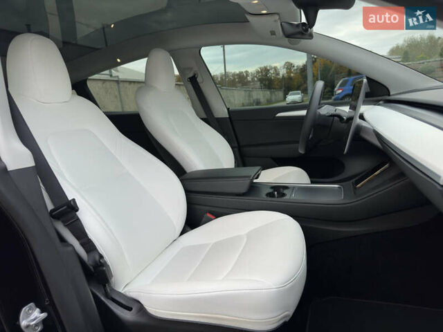 Чорний Тесла Model Y, об'ємом двигуна 0 л та пробігом 38 тис. км за 30799 $, фото 96 на Automoto.ua