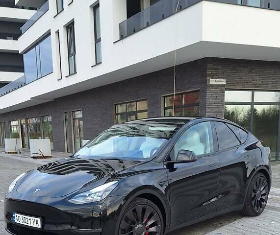 Черный Тесла Model Y, объемом двигателя 0 л и пробегом 27 тыс. км за 31300 $, фото 2 на Automoto.ua
