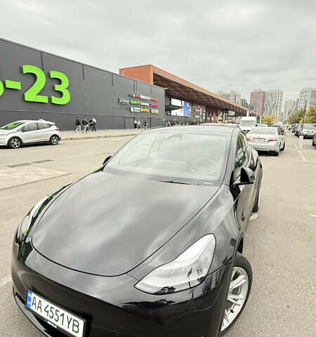 Черный Тесла Model Y, объемом двигателя 0 л и пробегом 33 тыс. км за 31000 $, фото 1 на Automoto.ua