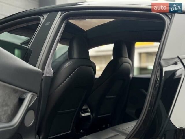 Чорний Тесла Model Y, об'ємом двигуна 0 л та пробігом 28 тис. км за 31300 $, фото 15 на Automoto.ua
