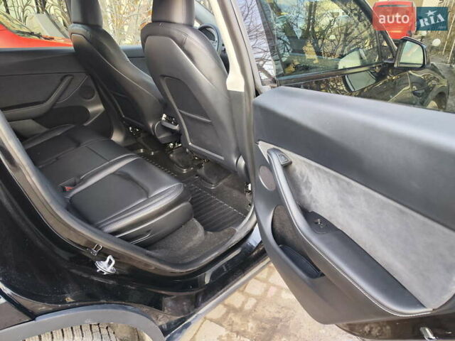 Черный Тесла Model Y, объемом двигателя 0 л и пробегом 19 тыс. км за 30900 $, фото 15 на Automoto.ua