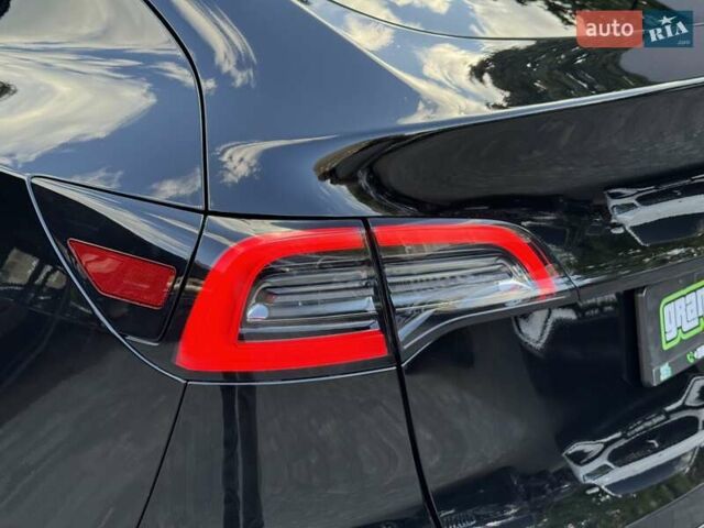 Черный Тесла Model Y, объемом двигателя 0 л и пробегом 1 тыс. км за 33900 $, фото 48 на Automoto.ua