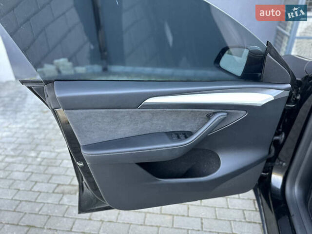 Тесла Model Y 2023 в Ровно на Automoto.ua Черный Тесла Model Y, объемом двигателя 0 л и пробегом 13 тыс. км за 28900 $, фото 16 на Automoto.ua