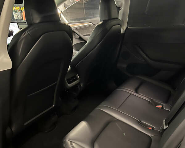 Черный Тесла Model Y, объемом двигателя 0 л и пробегом 71 тыс. км за 29000 $, фото 13 на Automoto.ua