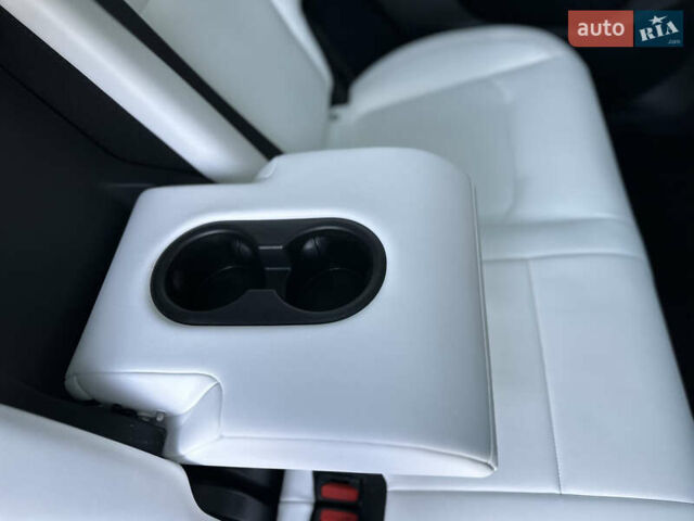 Тесла Model Y 2023 в Ровно на Automoto.ua Черный Тесла Model Y, объемом двигателя 0 л и пробегом 13 тыс. км за 28900 $, фото 26 на Automoto.ua