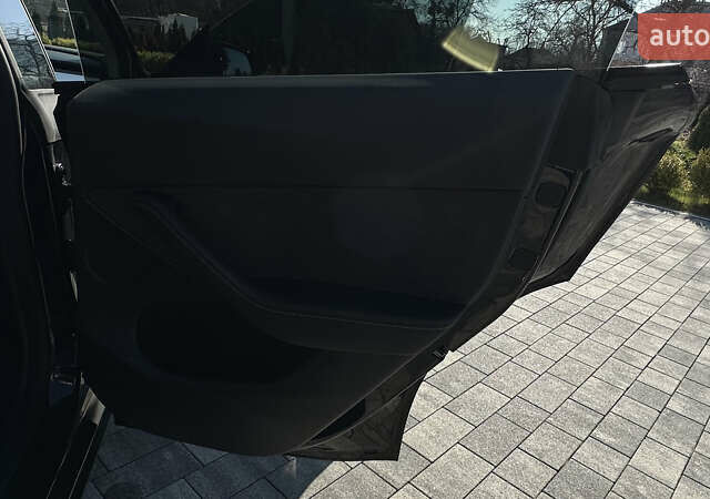 Чорний Тесла Model Y, об'ємом двигуна 0 л та пробігом 23 тис. км за 37300 $, фото 28 на Automoto.ua