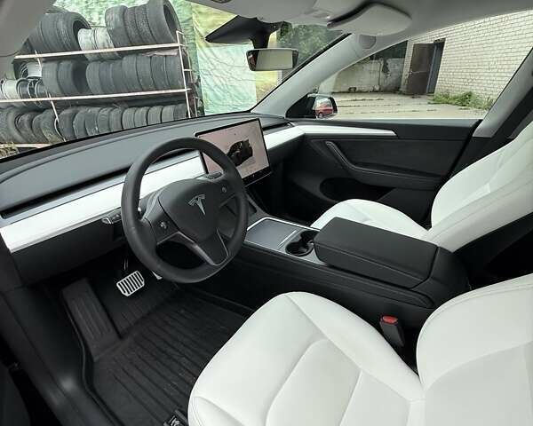 Чорний Тесла Model Y, об'ємом двигуна 0 л та пробігом 14 тис. км за 28500 $, фото 5 на Automoto.ua