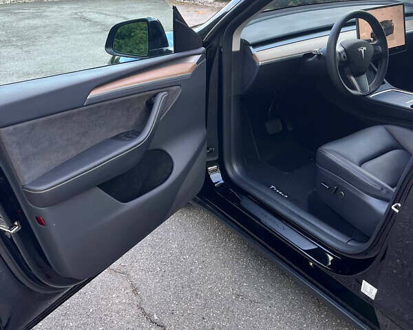 Черный Тесла Model Y, объемом двигателя 0 л и пробегом 35 тыс. км за 26500 $, фото 12 на Automoto.ua