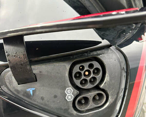 Черный Тесла Model Y, объемом двигателя 0 л и пробегом 59 тыс. км за 18900 $, фото 16 на Automoto.ua