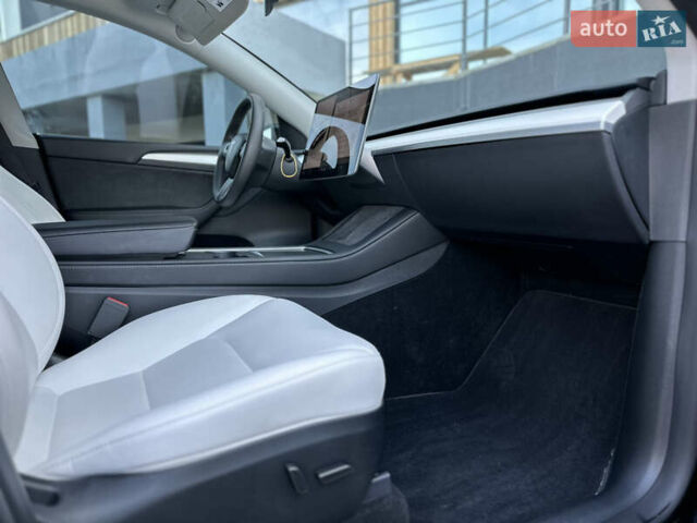 Тесла Model Y 2023 в Ровно на Automoto.ua Черный Тесла Model Y, объемом двигателя 0 л и пробегом 13 тыс. км за 28900 $, фото 22 на Automoto.ua
