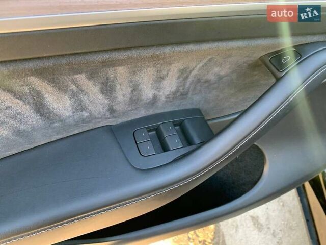 Черный Тесла Model Y, объемом двигателя 0 л и пробегом 25 тыс. км за 26500 $, фото 15 на Automoto.ua