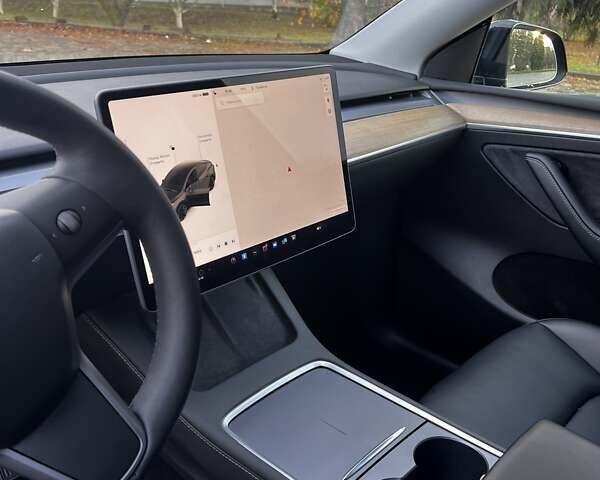 Черный Тесла Model Y, объемом двигателя 0 л и пробегом 64 тыс. км за 29100 $, фото 9 на Automoto.ua
