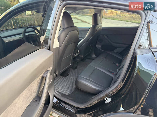 Черный Тесла Model Y, объемом двигателя 0 л и пробегом 15 тыс. км за 27000 $, фото 9 на Automoto.ua