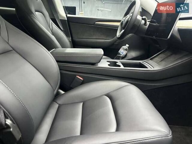 Черный Тесла Model Y, объемом двигателя 0 л и пробегом 1 тыс. км за 41500 $, фото 14 на Automoto.ua