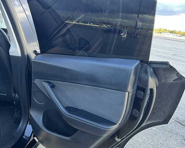 Черный Тесла Model Y, объемом двигателя 0 л и пробегом 123 тыс. км за 26400 $, фото 34 на Automoto.ua