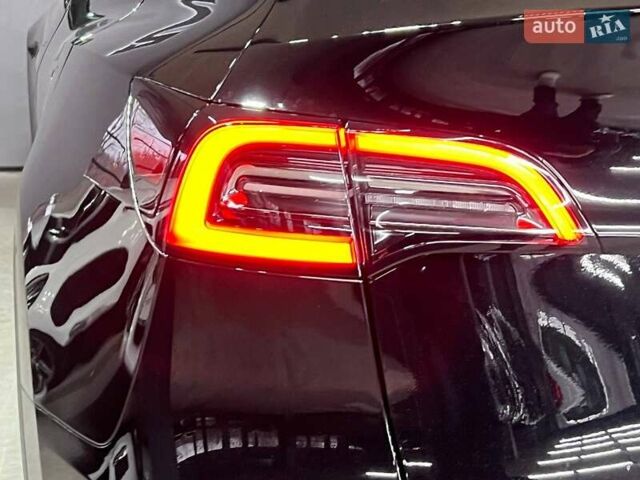Черный Тесла Model Y, объемом двигателя 0 л и пробегом 5 тыс. км за 32000 $, фото 7 на Automoto.ua
