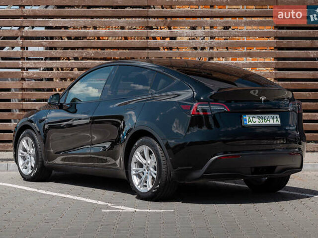 Черный Тесла Model Y, объемом двигателя 0 л и пробегом 25 тыс. км за 35900 $, фото 3 на Automoto.ua