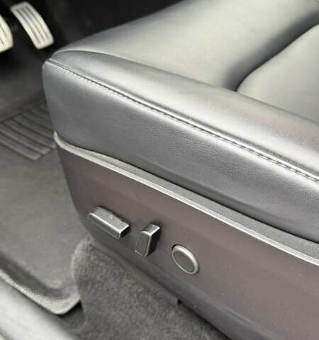 Чорний Тесла Model Y, об'ємом двигуна 0 л та пробігом 48 тис. км за 27500 $, фото 11 на Automoto.ua