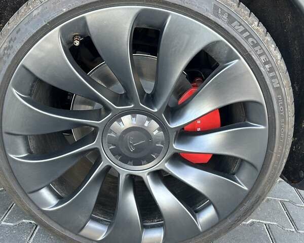 Черный Тесла Model Y, объемом двигателя 0 л и пробегом 14 тыс. км за 30500 $, фото 15 на Automoto.ua