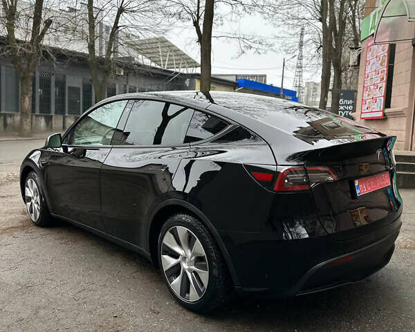 Черный Тесла Model Y, объемом двигателя 0 л и пробегом 98 тыс. км за 27000 $, фото 3 на Automoto.ua