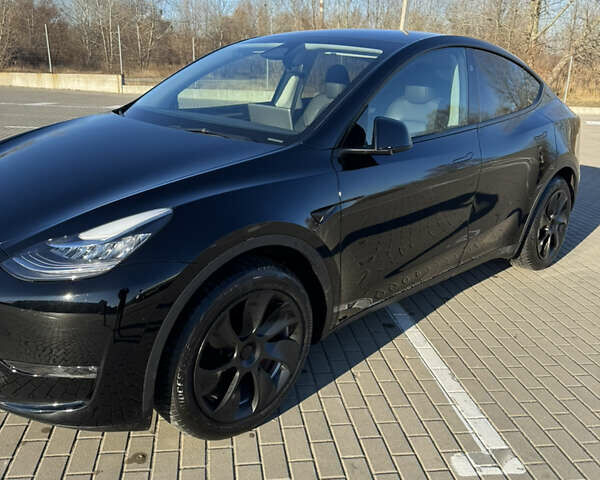 Черный Тесла Model Y, объемом двигателя 0 л и пробегом 37 тыс. км за 30000 $, фото 1 на Automoto.ua