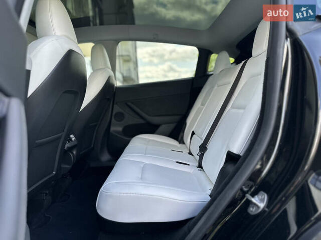 Черный Тесла Model Y, объемом двигателя 0 л и пробегом 13 тыс. км за 28999 $, фото 18 на Automoto.ua