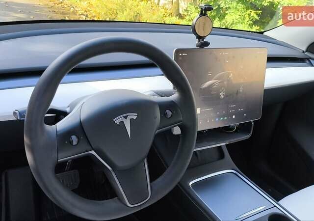 Черный Тесла Model Y, объемом двигателя 0 л и пробегом 32 тыс. км за 26900 $, фото 2 на Automoto.ua