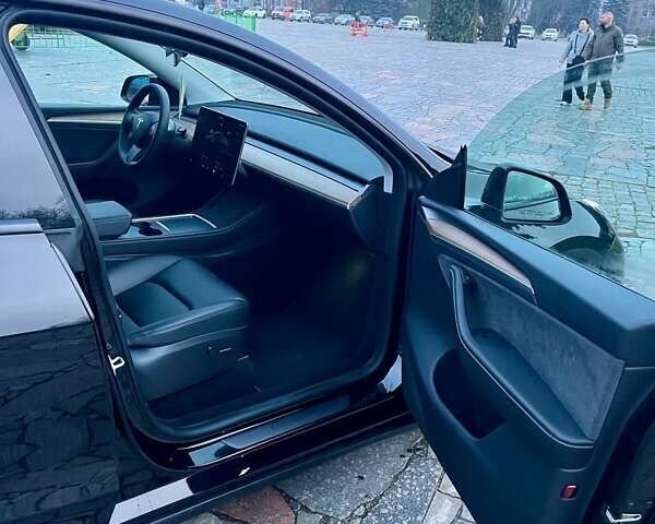 Чорний Тесла Model Y, об'ємом двигуна 0 л та пробігом 60 тис. км за 25950 $, фото 23 на Automoto.ua