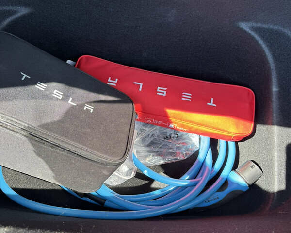 Чорний Тесла Model Y, об'ємом двигуна 0 л та пробігом 28 тис. км за 33000 $, фото 31 на Automoto.ua