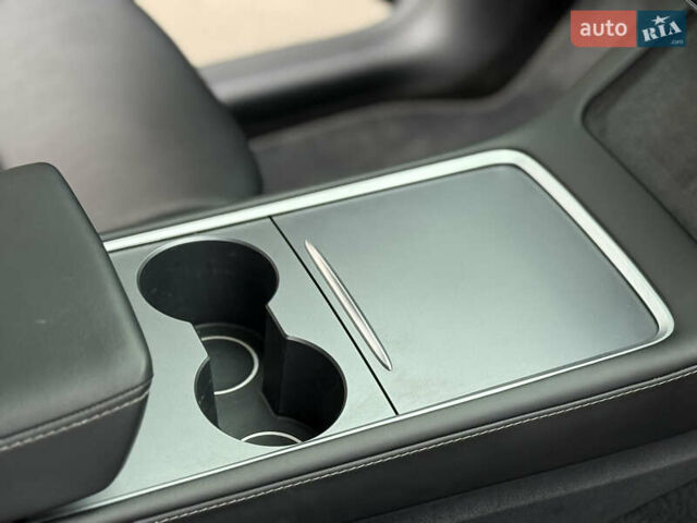 Чорний Тесла Model Y, об'ємом двигуна 0 л та пробігом 18 тис. км за 24000 $, фото 32 на Automoto.ua