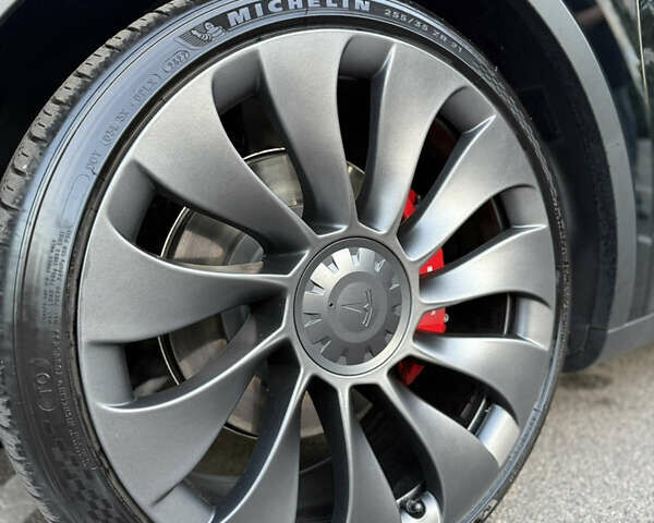 Черный Тесла Model Y, объемом двигателя 0 л и пробегом 34 тыс. км за 35000 $, фото 38 на Automoto.ua