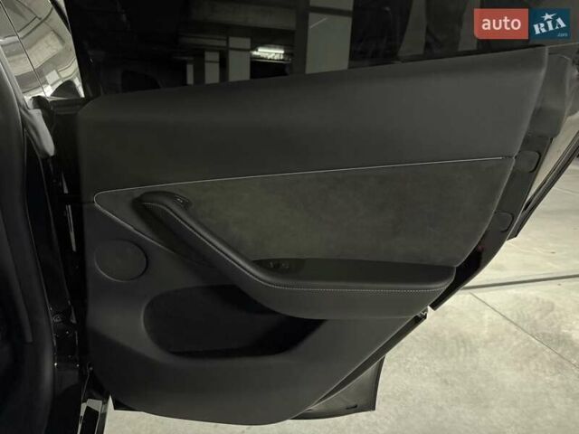 Черный Тесла Model Y, объемом двигателя 0 л и пробегом 39 тыс. км за 29500 $, фото 23 на Automoto.ua