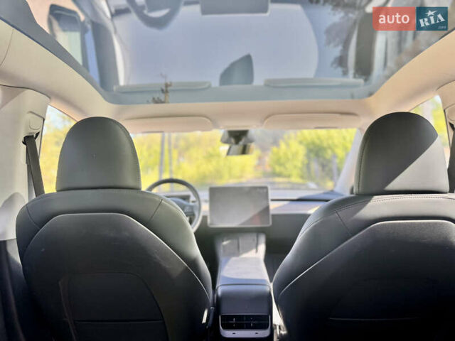 Чорний Тесла Model Y, об'ємом двигуна 0 л та пробігом 48 тис. км за 28999 $, фото 6 на Automoto.ua