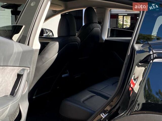 Черный Тесла Model Y, объемом двигателя 0 л и пробегом 17 тыс. км за 34500 $, фото 13 на Automoto.ua