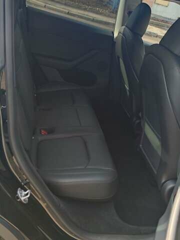 Черный Тесла Model Y, объемом двигателя 0 л и пробегом 30 тыс. км за 29000 $, фото 10 на Automoto.ua