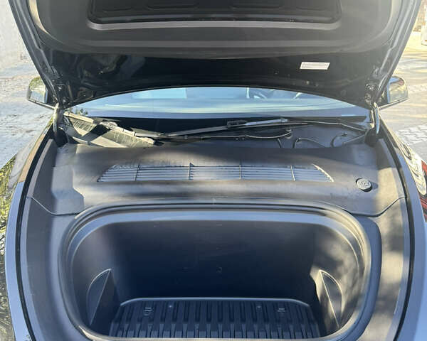 Черный Тесла Model Y, объемом двигателя 0 л и пробегом 37 тыс. км за 24500 $, фото 26 на Automoto.ua