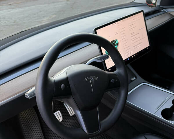 Черный Тесла Model Y, объемом двигателя 0 л и пробегом 33 тыс. км за 29999 $, фото 5 на Automoto.ua