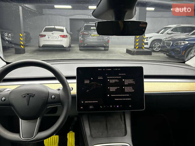 Черный Тесла Model Y, объемом двигателя 0 л и пробегом 1 тыс. км за 41500 $, фото 6 на Automoto.ua