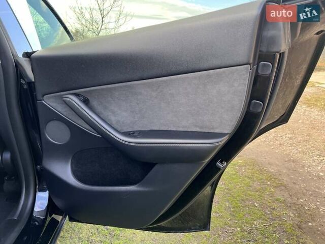 Черный Тесла Model Y, объемом двигателя 0 л и пробегом 36 тыс. км за 24500 $, фото 17 на Automoto.ua