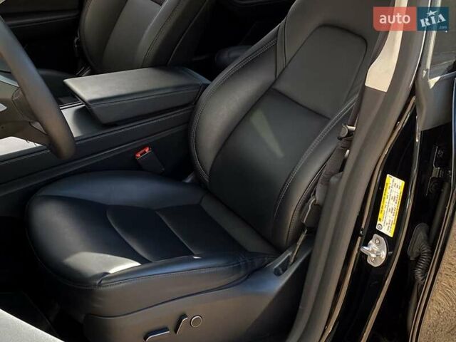 Черный Тесла Model Y, объемом двигателя 0 л и пробегом 17 тыс. км за 34500 $, фото 11 на Automoto.ua