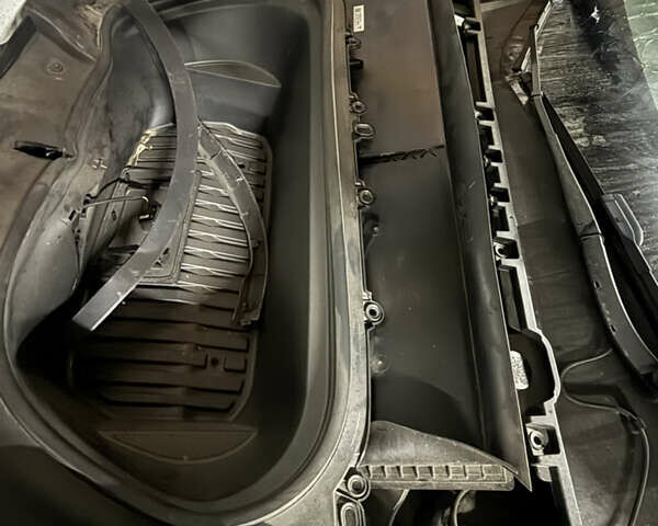 Черный Тесла Model Y, объемом двигателя 0 л и пробегом 46 тыс. км за 16300 $, фото 19 на Automoto.ua