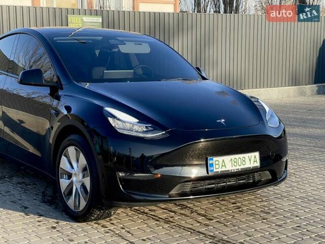 Черный Тесла Model Y, объемом двигателя 0 л и пробегом 33 тыс. км за 30500 $, фото 1 на Automoto.ua