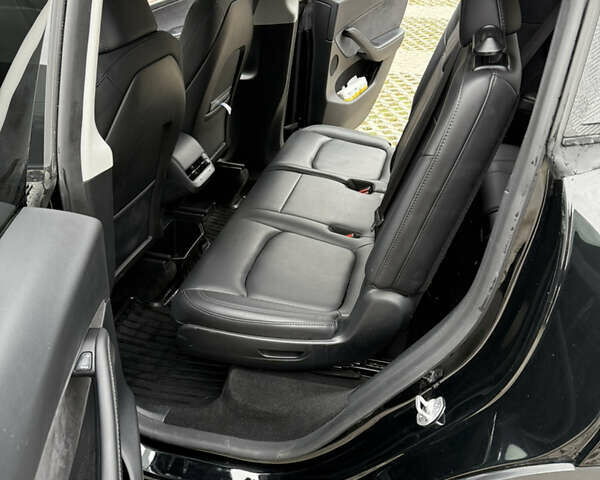 Черный Тесла Model Y, объемом двигателя 0 л и пробегом 80 тыс. км за 28000 $, фото 7 на Automoto.ua