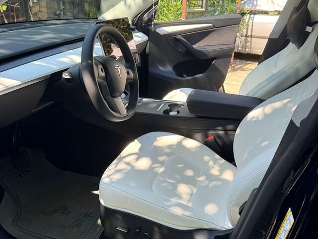 Черный Тесла Model Y, объемом двигателя 0 л и пробегом 0 тыс. км за 41160 $, фото 6 на Automoto.ua