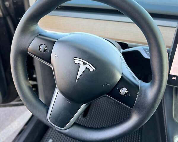 Черный Тесла Model Y, объемом двигателя 0 л и пробегом 22 тыс. км за 25500 $, фото 18 на Automoto.ua
